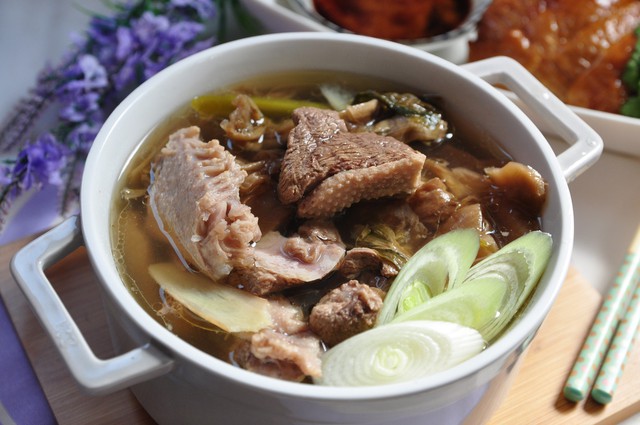 Thịt vịt là “thuốc bổ thượng hạng” trong Đông y nhưng kết hợp cùng 4 loại thực phẩm này có thể sinh độc - Ảnh 2.