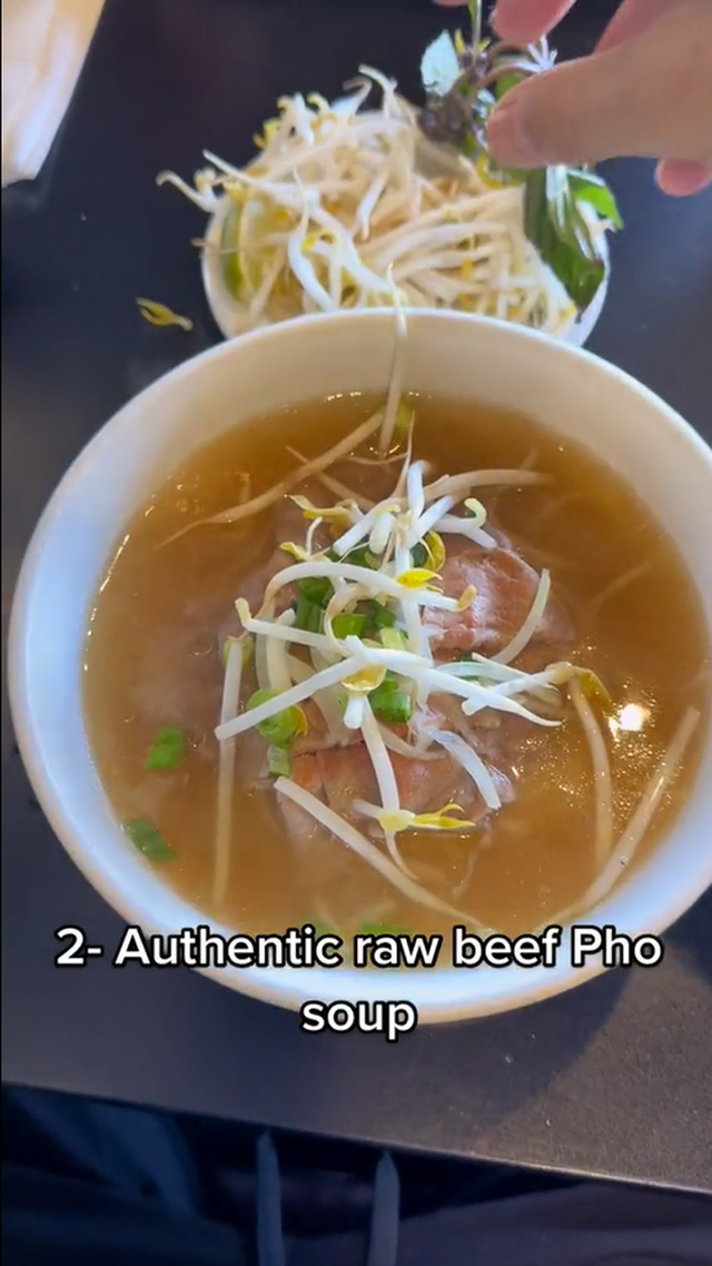 Khách Tây chấm điểm 4 món ăn Việt: Phở vẫn chưa phải món được điểm cao nhất - Ảnh 6.