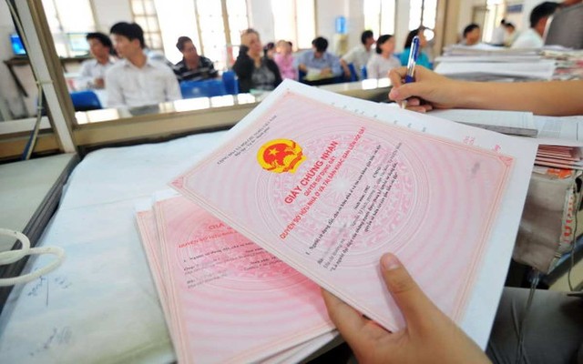 Năm 2023, trường hợp nào được miễn thuế, phí khi sang tên Sổ đỏ? Năm 2023, trường hợp nào được miễn thuế, phí khi sang tên Sổ đỏ?