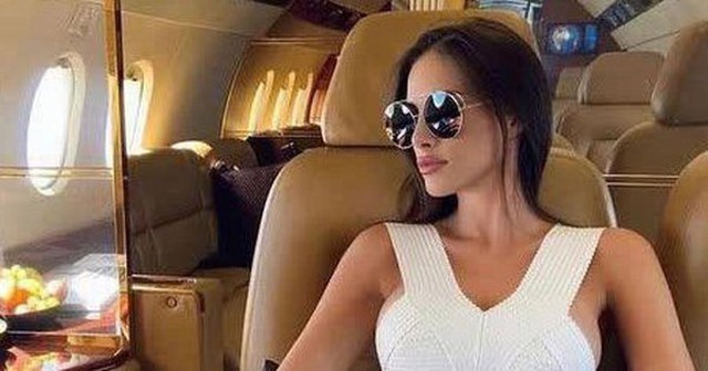 Siêu bảo mẫu cho giới siêu giàu tiết lộ các đặc quyền xa xỉ: Kiếm tới 3,2 tỷ đồng mỗi năm, đi làm bằng Range Rover, du lịch tới hơn 9 quốc gia Siêu bảo mẫu cho giới siêu giàu tiết lộ các đặc quyền xa xỉ: Kiếm tới 3,2 tỷ đồng mỗi năm, đi làm bằng Range Rover, du lịch tới hơn 9 quốc gia