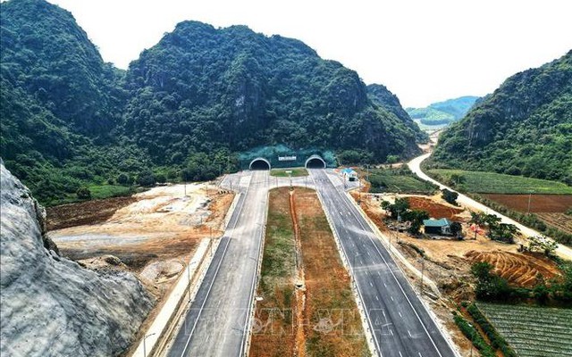 Hầm Thung Thi trên tuyến cao tốc Mai Sơn - Quốc lộ 45. Ảnh: Tuấn Anh/TTXVN