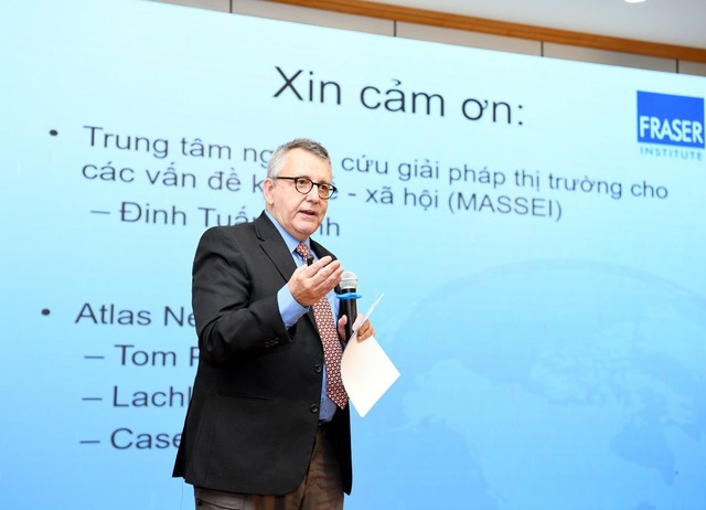 Chuyên gia nước ngoài mách kế giúp Việt Nam trở nên thịnh vượng như Hàn Quốc, Chile, Ireland - Ảnh 1.