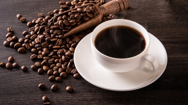 7 sai lầm cần tránh khi uống cà phê nếu không muốn sức khỏe bị tàn phá - Ảnh 1.