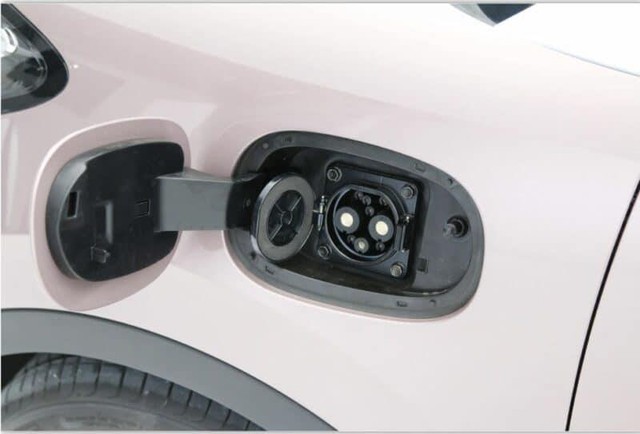 Cận cảnh mẫu ô tô điện giá siêu rẻ sở hữu nhiều trang bị và tính năng thú vị, sẵn sàng tới tay khách hàng ngay trong tháng này - Ảnh 7.