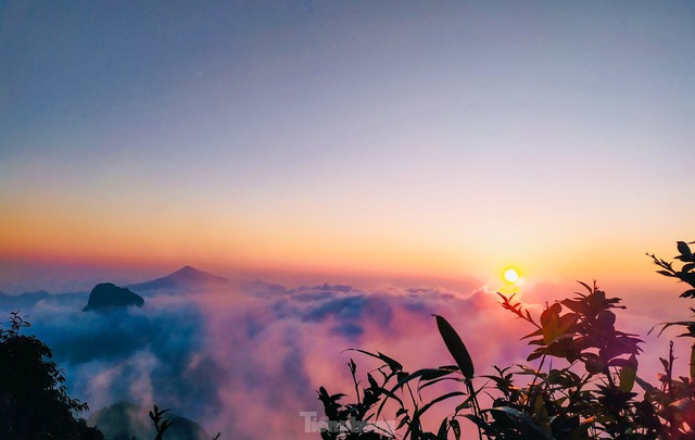 Săn mây giữa khung cảnh thần tiên trên đỉnh núi Lảo Thẩn - Y Tý - Ảnh 10.