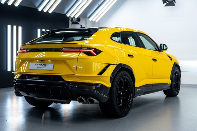 Lamborghini Urus Performante đầu tiên về Việt Nam: Giá từ 16,5 tỷ đồng, siêu SUV mới cho giới nhà giàu - Ảnh 3.