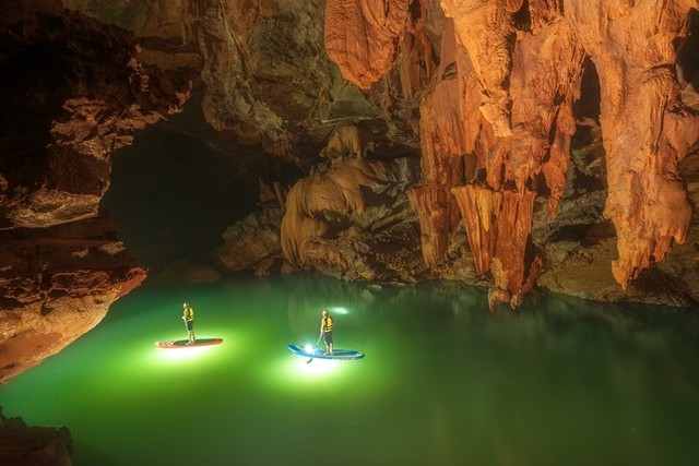 Cảnh đẹp siêu thực như ‘thế giới khác’ trong hang động mới ở Quảng Bình - Ảnh 7.