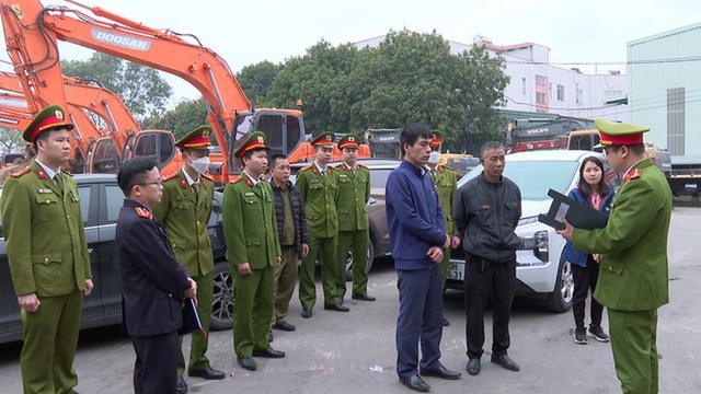 Thêm giám đốc, phó giám đốc một trung tâm đăng kiểm bị bắt - Ảnh 1.