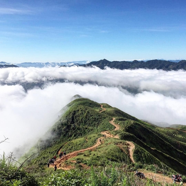  Có đến hai địa danh mang tên Tà Xùa khiến nhiều người nhầm lẫn: Một nơi săn mây đỉnh cao, nơi kia thì trekking siêu xịn - Ảnh 1.