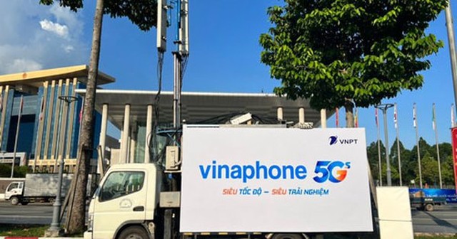Nhà mạng VinaPhone đưa các xe phát sóng 5G lưu động đến những sự kiện lớn có nhiều người tham dự để tạo điều kiện cho người dùng trải nghiệm 5G. Ảnh: VINAPHONE