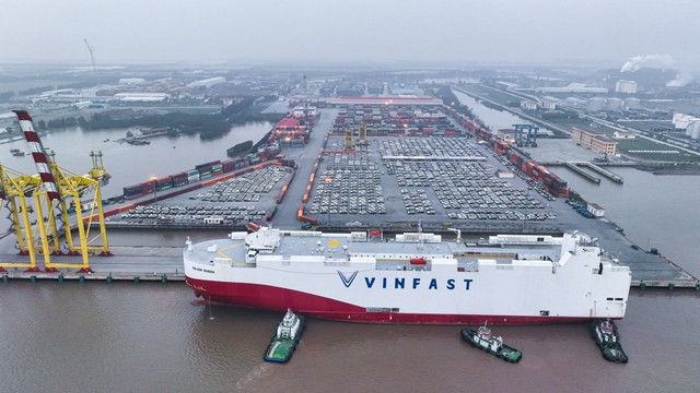 Bến cảng 2 năm tuổi xuất hàng nghìn xe điện VinFast đi 5 châu có gì đặc biệt?