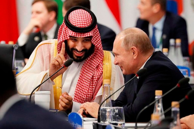 Tổng thống Nga Vladimir Putin và Thái tử Saudi Arabia Mohammed bin Salman