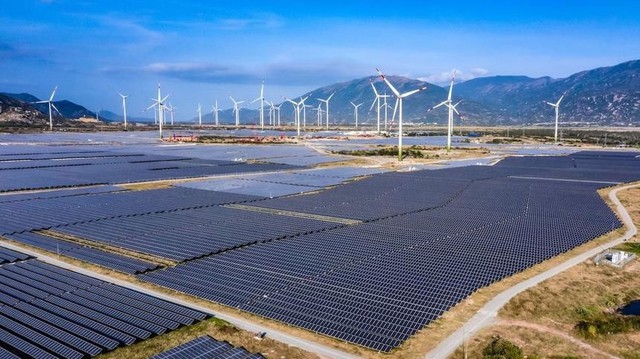 Nhà đầu tư điện tái tạo cho rằng khung giá điện quá thấp và không thể có lãi, Bộ Công Thương nói gì? Nhà đầu tư điện tái tạo cho rằng khung giá điện quá thấp và không thể có lãi, Bộ Công Thương nói gì?