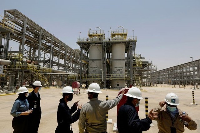 Đằng sau quyết định cắt sản lượng của Ả Rập Xê Út cùng OPEC+: Muốn đưa giá dầu lên 100 USD/thùng, cần tiền để tài trợ cho dự án 7 nghìn tỷ USD? Đằng sau quyết định cắt sản lượng của Ả Rập Xê Út cùng OPEC+: Muốn đưa giá dầu lên 100 USD/thùng, cần tiền để tài trợ cho dự án 7 nghìn tỷ USD?