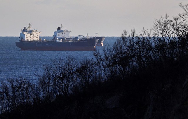 Reuters tiết lộ con đường bất ngờ dầu Nga đến Châu Âu