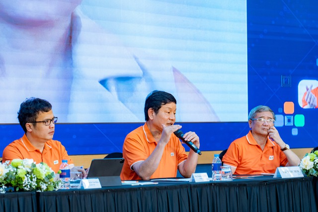 [Trực tiếp ĐHĐCĐ FPT] Ông Trương Gia Bình: Việt Nam sẽ là trung tâm sản xuất chip trên toàn thế giới, mảng cloud sẽ tăng trưởng 3 chữ số - Ảnh 2.