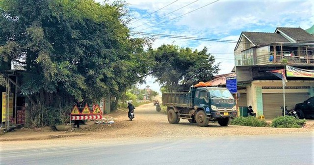 Dừng 3 dự án để dồn hơn 330 tỷ đồng cho đường Hồ Chí Minh đội vốn ‘khủng’