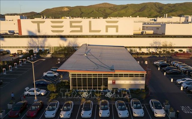 Một nhà máy của Tesla tại Fremont, California, Mỹ. Ảnh: AFP/ TTXVN