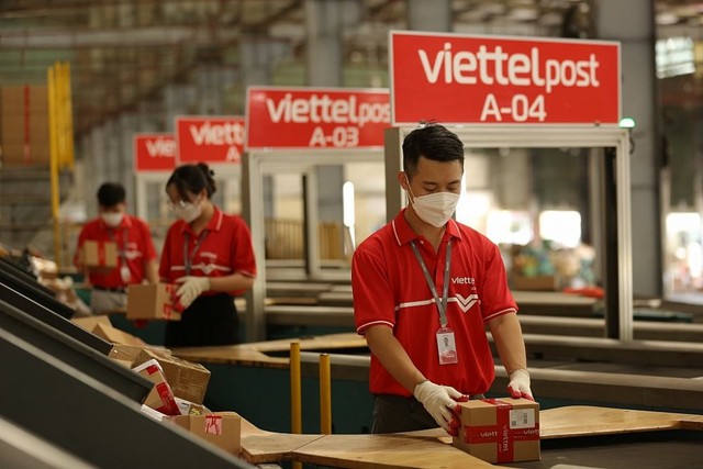 Doanh thu Viettel Post (VTP) xuống mức thấp nhất 11 quý, 100 đồng làm ra chỉ lãi vỏn vẹn 1,5 đồng Doanh thu Viettel Post (VTP) xuống mức thấp nhất 11 quý, 100 đồng làm ra chỉ lãi vỏn vẹn 1,5 đồng