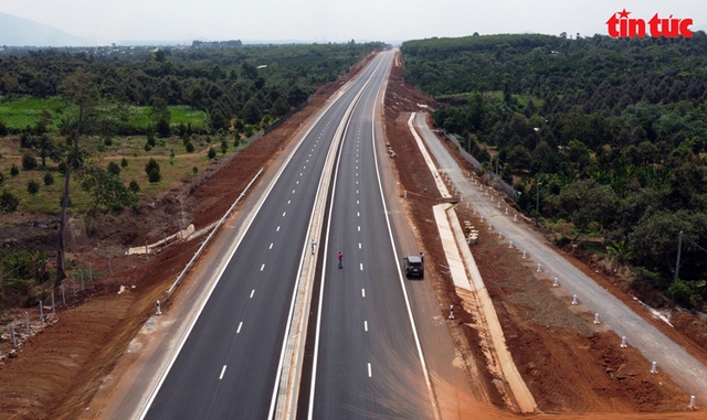 Khánh thành 2 cao tốc Nha Trang - Cam Lâm, Vĩnh Hảo - Phan Thiết giảm tải cho Quốc lộ 1 - Ảnh 2.