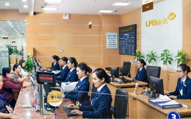 Nhiều Phó Tổng giám đốc của LPBank cùng đăng ký bán cổ phiếu