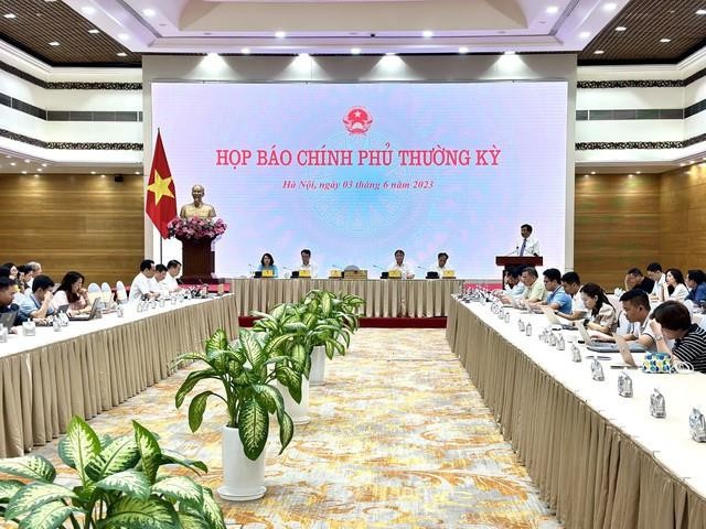 Buổi họp báo Chính phủ thường kỳ tháng 5 diễn ra chiều 3/6 (ảnh: VGP/Quang Thương).