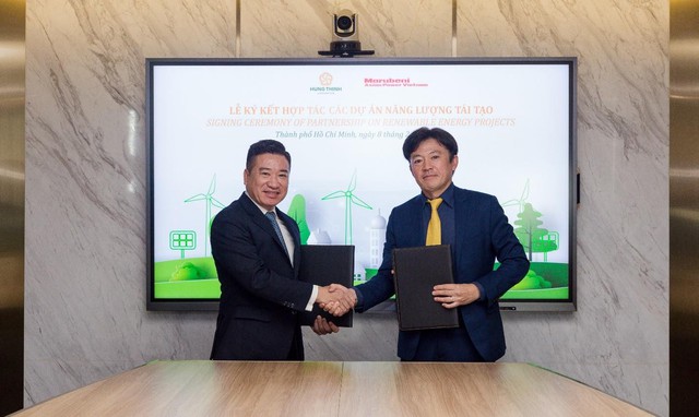 Chủ tịch Tập đoàn Hưng Thịnh Nguyễn Đình Trung (bên trái) và ông Tai Miura - Chủ tịch kiêm Tổng Giám đốc Marubeni Asian Power Vietnam tại buổi ký kết hợp tác nghiên cứu các dự án năng lượng tái tạo ngày 8/2/2023.