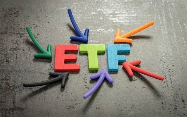 Dòng vốn vào ETF nội “hụt hơi”, vì sao các ETF ngoại vẫn hút ròng hàng nghìn tỷ trong nửa đầu năm?