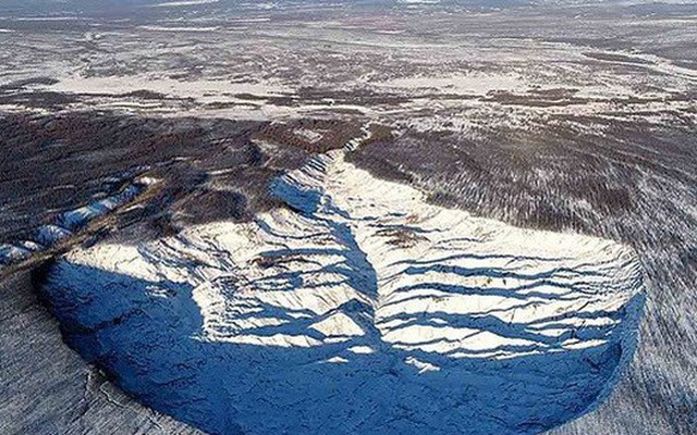 Hố băng vĩnh cửu lớn nhất thế giới ở Nga tan chảy