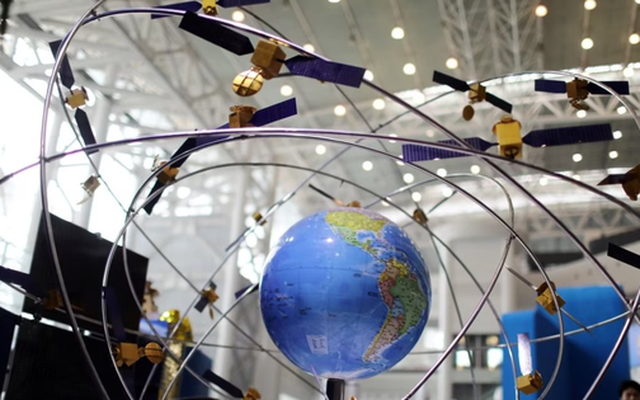 Một mô hình của hệ thống vệ tinh định vị BeiDou. Ảnh: Reuters
