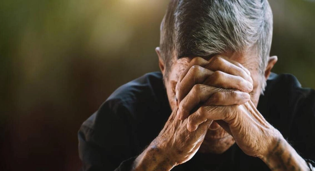 Cầm lương hưu gần 50 triệu đồng/tháng về quê hưởng tuổi già, vợ chồng U70 vỡ mộng, phải chọn sống ‘giả nghèo’ - Ảnh 2.