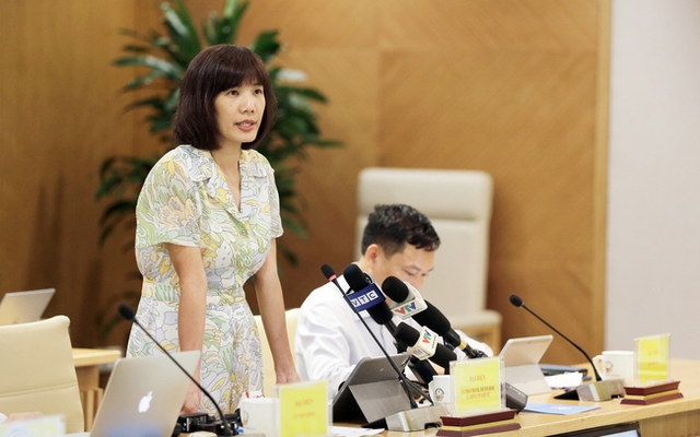Bà Nguyễn Thị Thanh Huyền - Phó Cục trưởng Cục Phát thanh Truyền hình và Thông tin điện tử - phát biểu tại buổi họp báo thường kỳ của Bộ Thông tin và Truyền thông