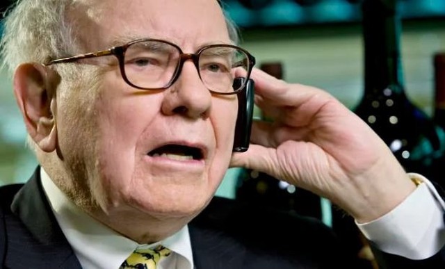 'Gà đẻ trứng vàng' của Warren Buffett: Không cần động tay cũng được hưởng lợi, bảo sao tỷ phú liên tục mua vào và hiện cổ phiếu này đã chiếm gần một nửa danh mục