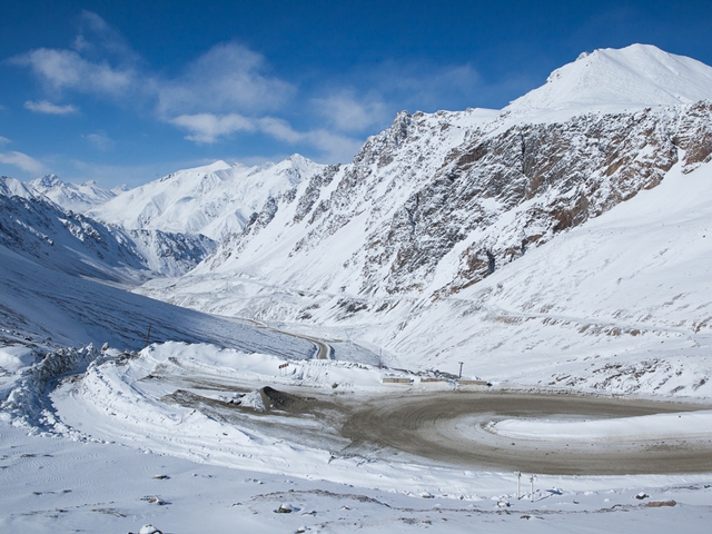 Sông băng trên núi Tian Shan của Kyrgyzstan. Ảnh: AFP