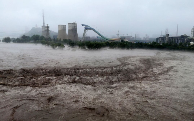 Sông Yongding sau trận mưa lớn ở Bắc Kinh vào ngày 1/8. Nguồn: CNS/AFP/Getty Images