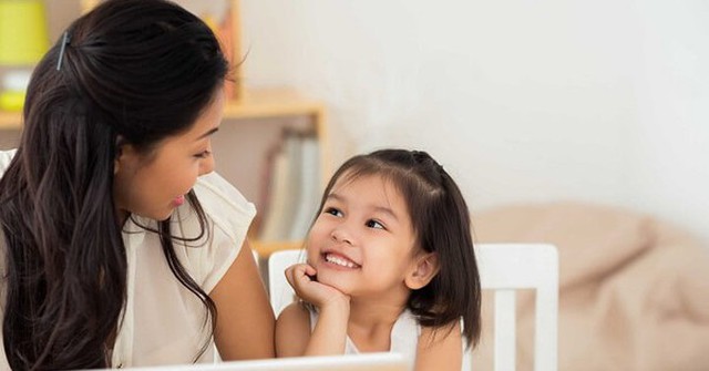 4 giọng điệu cha mẹ dùng khi nói chuyện với con sẽ tăng gấp đôi hiệu quả giáo dục