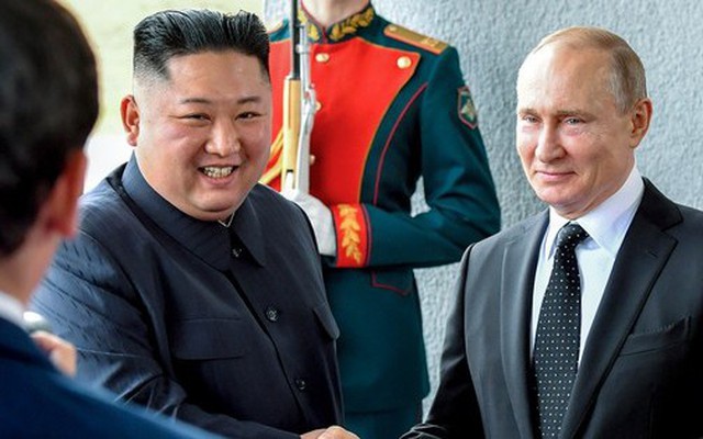 Tổng thống Nga Vladimir Putin gặp Chủ tịch Triều Tiên Kim Jong-un năm 2019. Ảnh: AP
