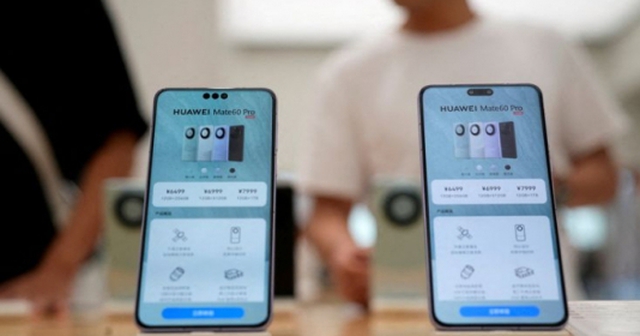 Nằm gai nếm mật 3 năm, điện thoại Trung Quốc tung cú phản đòn ấn tượng khiến đế chế iPhone "xây xẩm mặt mày": Vị vua đến lúc rời ngai?