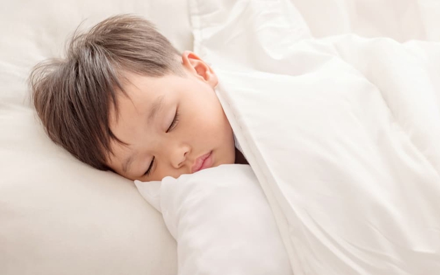 Một thói quen ngủ ảnh hưởng nghiêm trọng đến chiều cao và chỉ số IQ của trẻ, cha mẹ cần làm gì để thay đổi?