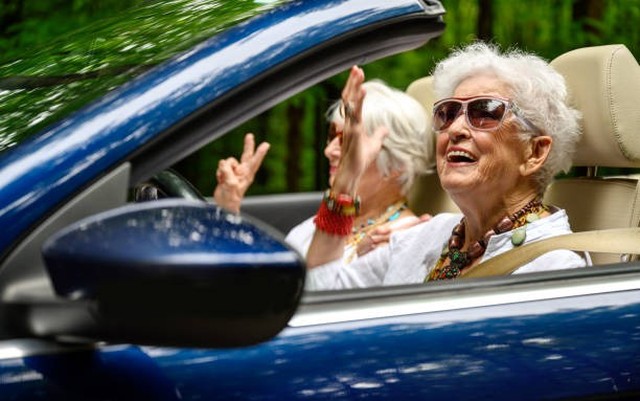 Cụ bà 107 tuổi có bí quyết sống lâu và cực hạnh phúc: Hết mình đi, đừng chờ ước mơ thành hiện thực