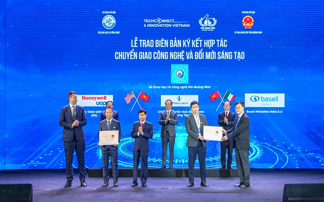 Quảng Ninh: Trao giấy chứng nhận chuyển giao công nghệ cho Dự án Stavian Quảng Yên