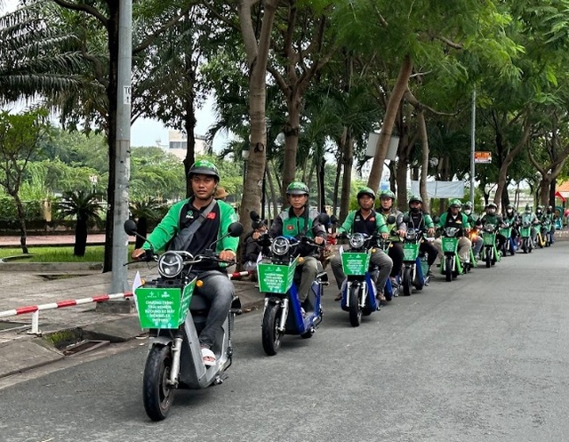 Đấu với SM Bike của ông Phạm Nhật Vượng, Gojek bắt tay Selex Motors thử nghiệm chở khách, giao hàng bằng xe máy điện - Ảnh 2.