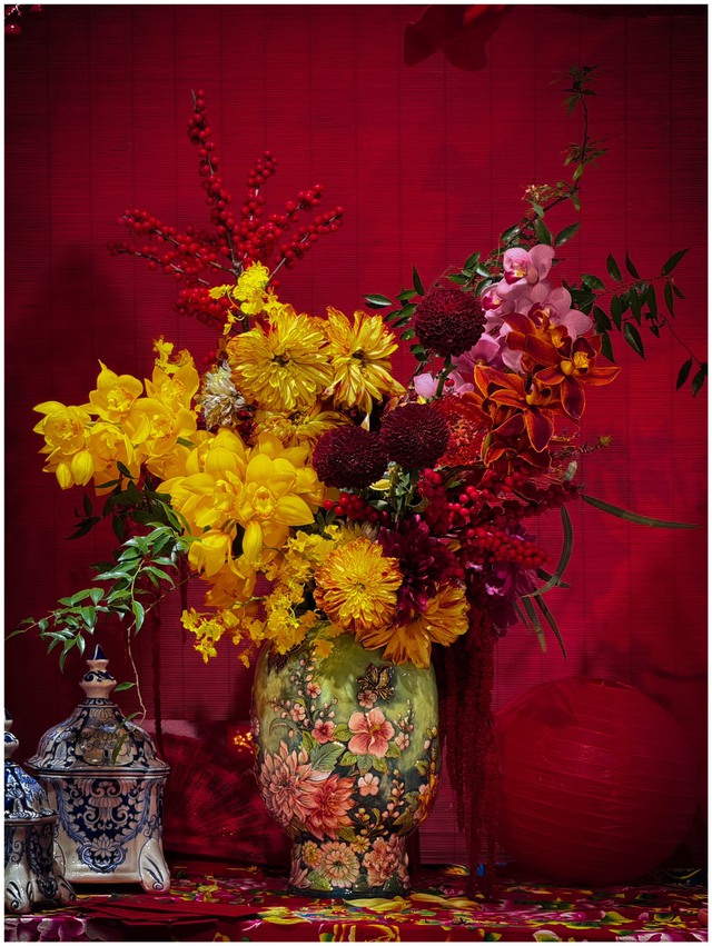 Mức giá từ 500 - 2 triệu đồng, giám đốc sáng tạo xưởng hoa gợi ý bình hoa siêu chất chơi Tết: Rực rỡ đầy sức sống chào năm mới - Ảnh 14.
