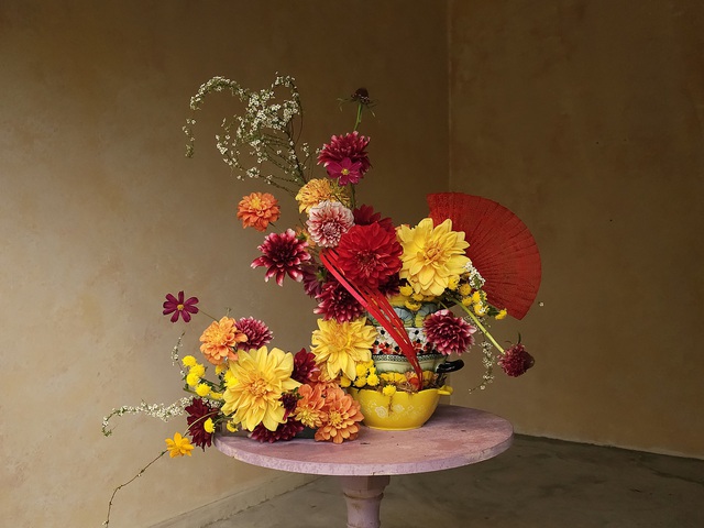 Mức giá từ 500 - 2 triệu đồng, giám đốc sáng tạo xưởng hoa gợi ý bình hoa siêu chất chơi Tết: Rực rỡ đầy sức sống chào năm mới - Ảnh 3.