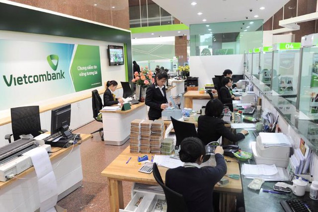 Lãi suất tiền gửi Vietcombank giảm mạnh từ ngày 12/1 - Ảnh 1.