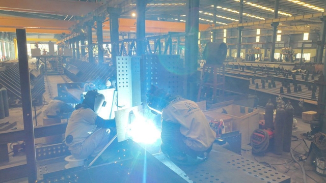 Toàn cảnh công trường xây dựng nhà máy một tỷ USD, dùng lượng thép gấp đôi cầu Long Biên của LG tại Hải Phòng - Ảnh 5.