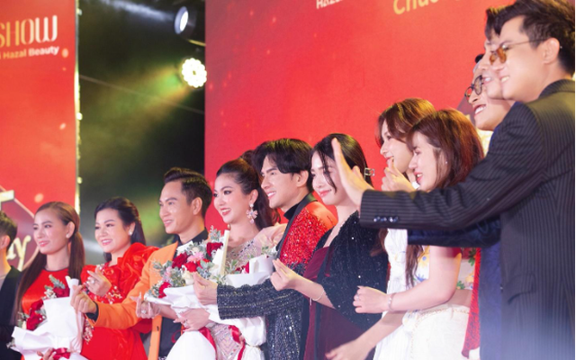 Đan Trường và em gái Linda Trương tỏa sáng tại đêm nhạc The Hazal Show