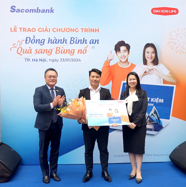 Sacombank trao giải chương trình quay số trúng thưởng “Đồng hành bình an – Quà sang bùng nổ” - Ảnh 3.