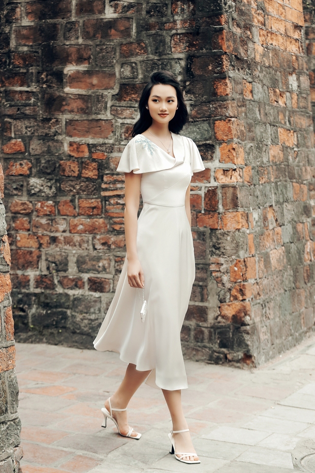 Siêu mẫu châu Á Quỳnh Anh đẹp đài các trong BST thời trang cao cấp lấy cảm hứng Hà Nội của NTK Xuân Lê - Ảnh 6.