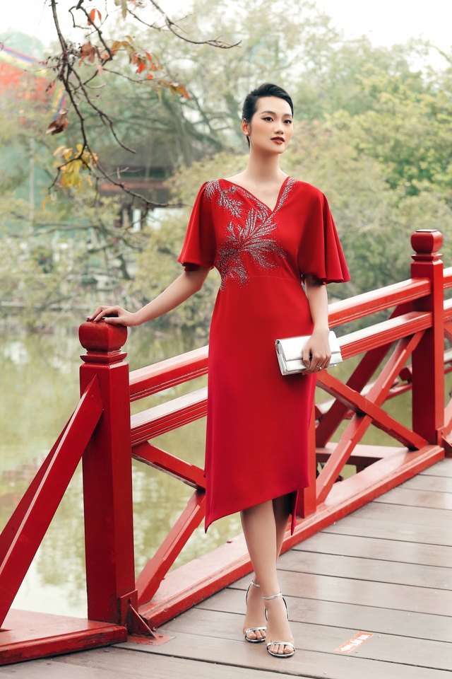 Siêu mẫu châu Á Quỳnh Anh đẹp đài các trong BST thời trang cao cấp lấy cảm hứng Hà Nội của NTK Xuân Lê - Ảnh 8.